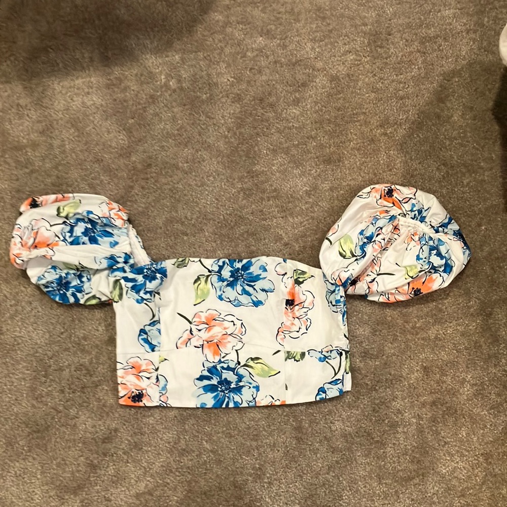 Abercrombie Puff Crop Top